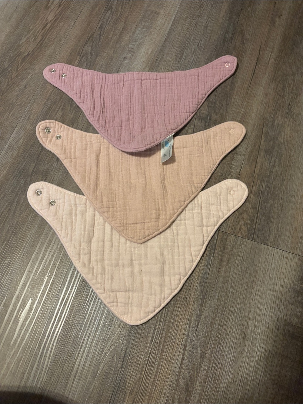 cloud island 3-Pack Muslin Bandana Bibs in Pink, Blush & Rose